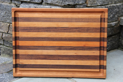 “GROOVIN” – Cutting Board